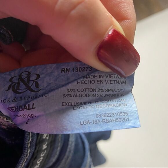 Rock & Republic | Denim Mid Rise Kendall Capri’s - Picture 8 of 9